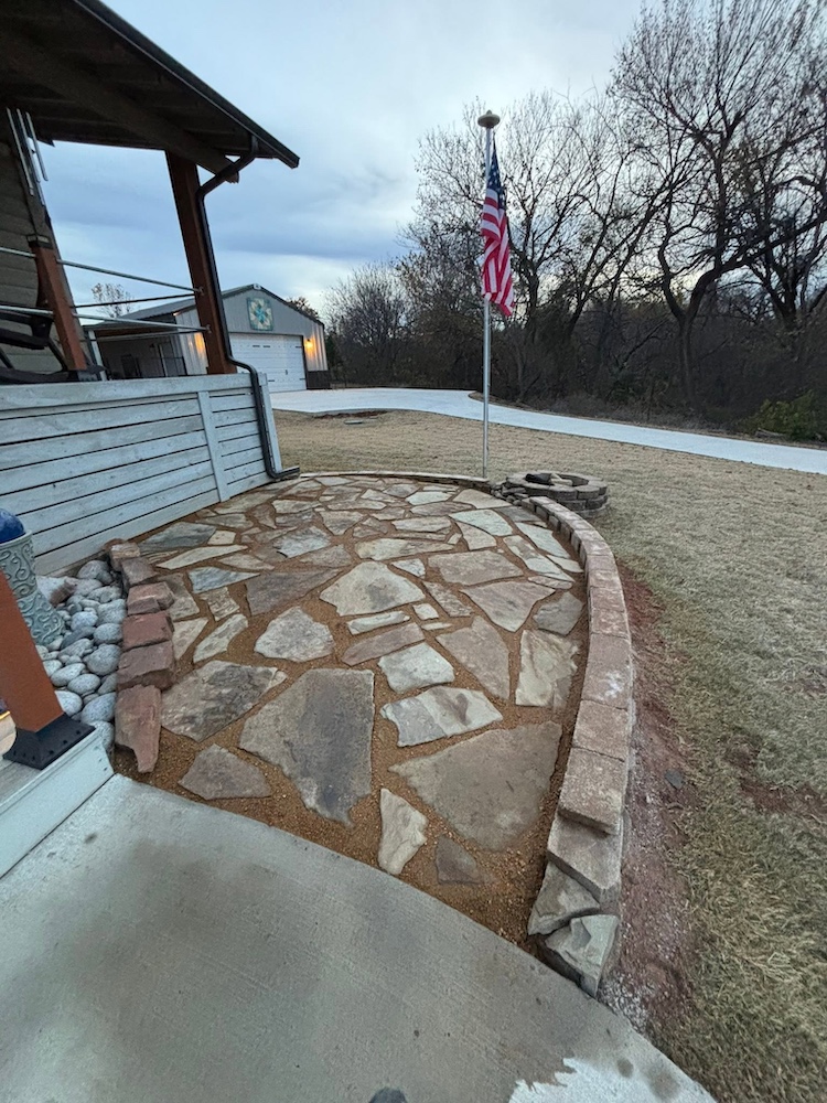 Vinyl fence contractor project in the Newcastle, OK area