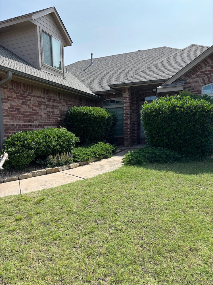Wood fencing and landscaping combination project near Newcastle, OK
